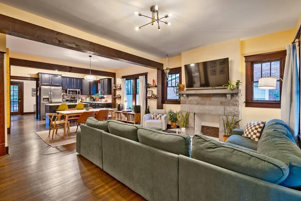 Bright In Hip East Walk To 5 Points - Only 2 Miles To Downtown * Nashville