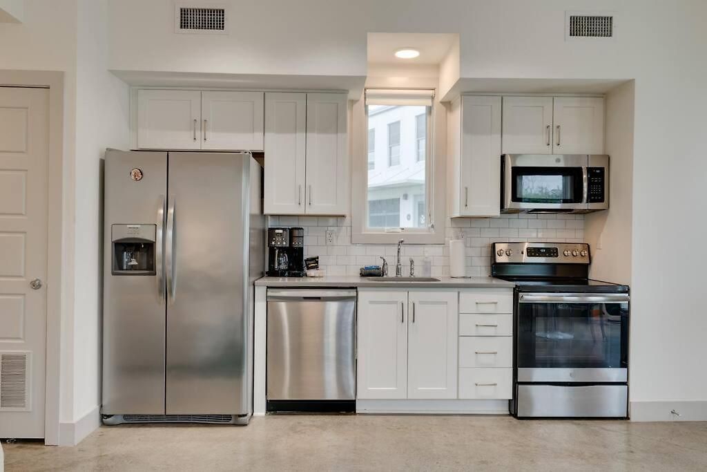 Urban Oasis Spacious King Bed Free Parking * Nashville