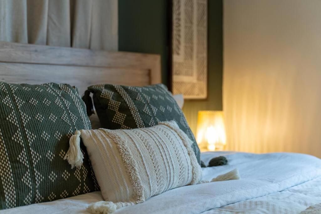 Sleep 8 In Our Cozy Colonial 2miles From Broadway Apartment