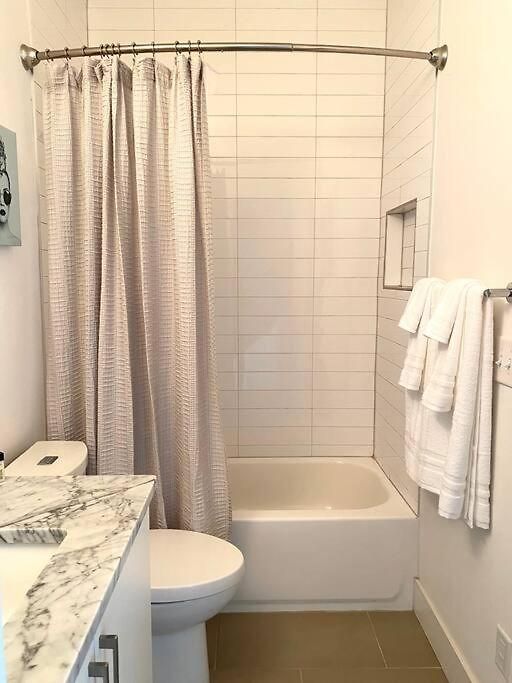 Holiday home Renovated Pink Palace, Walkable Location