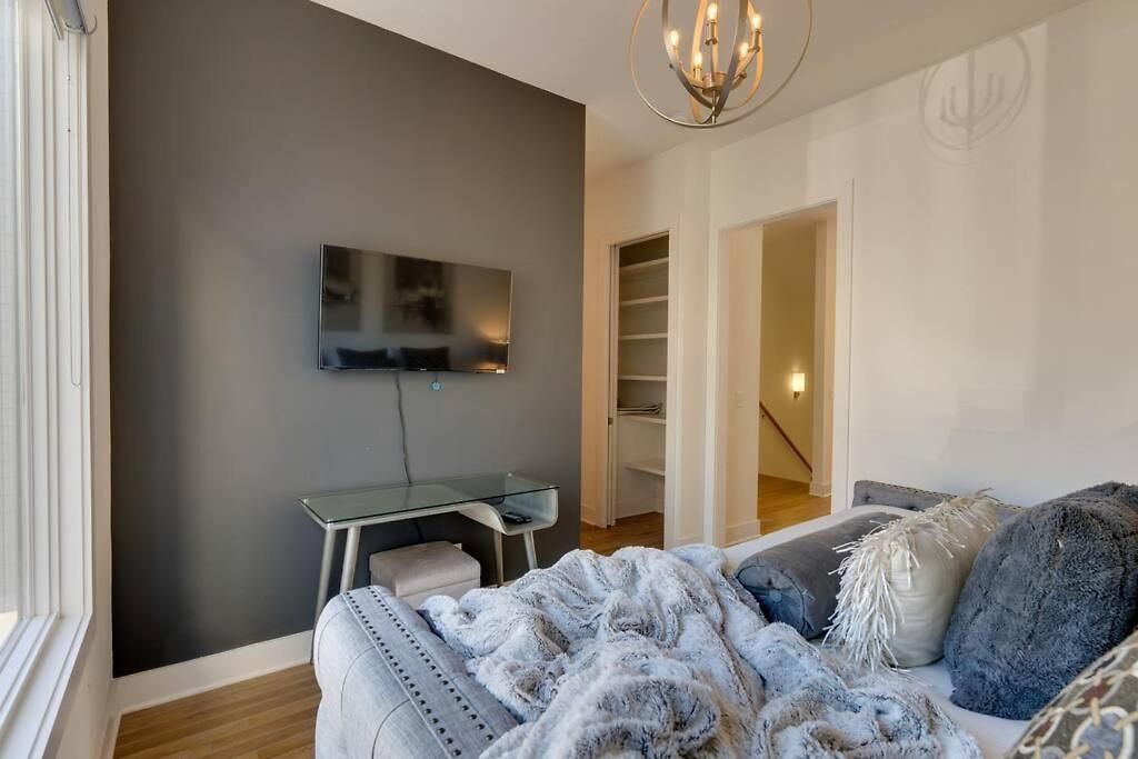 Renovated Pink Palace, Walkable Location * Nashville