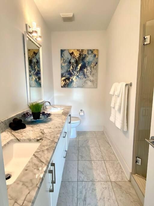 Renovated Pink Palace, Walkable Location * Nashville