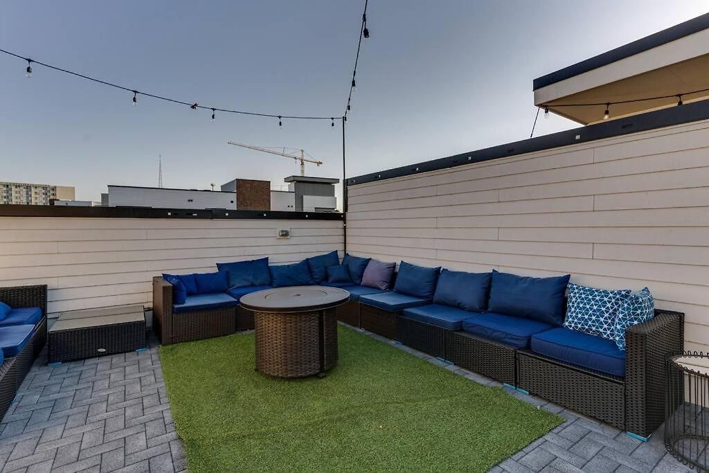 Holiday home Renovated Pink Palace, Walkable Location