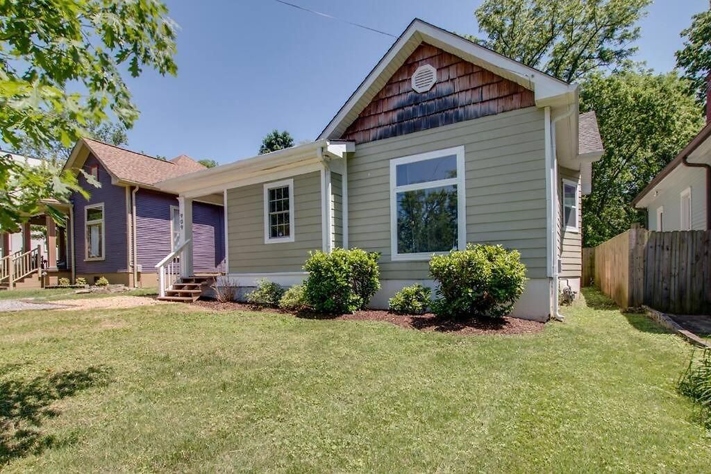 Walkable East Nash 3br With Big Yard Near Local Eats
