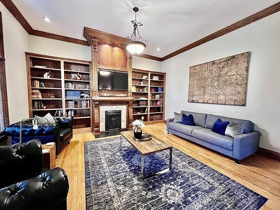 Prime Location In 12south, Walkable To Shopping & Dining