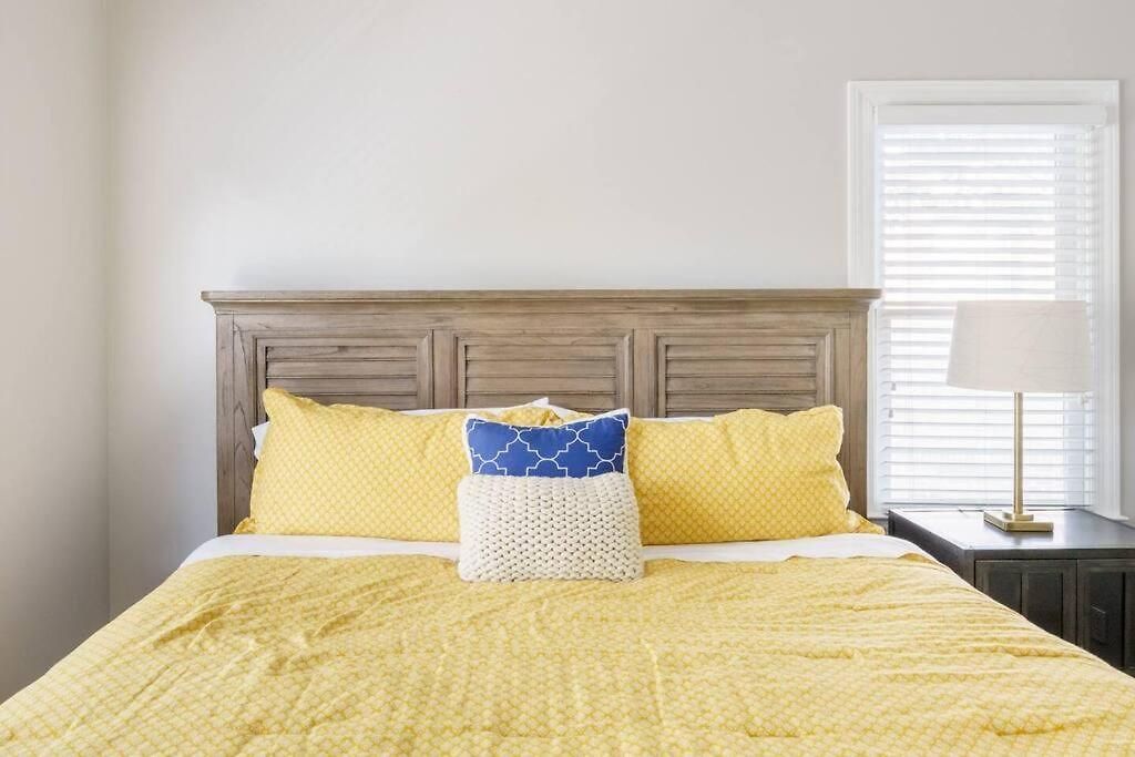 Southern Charm Downtown, Walk To Farmers Market & Holiday home