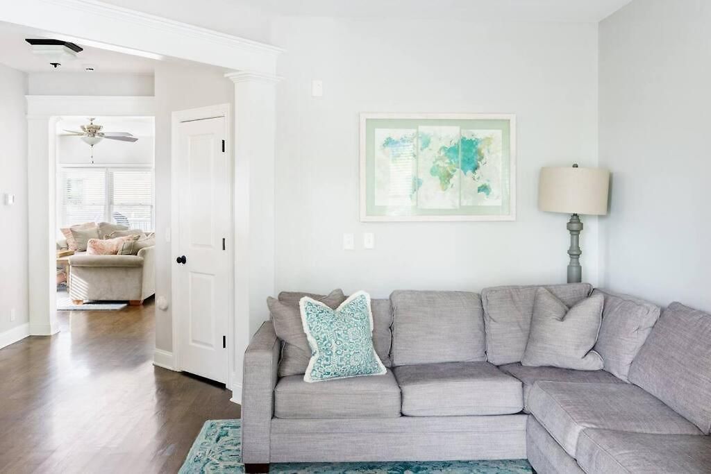 Southern Charm Downtown, Walk To Farmers Market & Holiday home