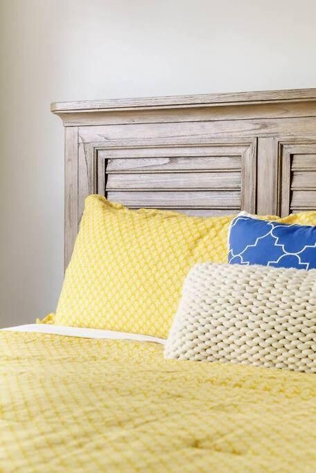 Southern Charm Downtown, Walk To Farmers Market & Holiday home