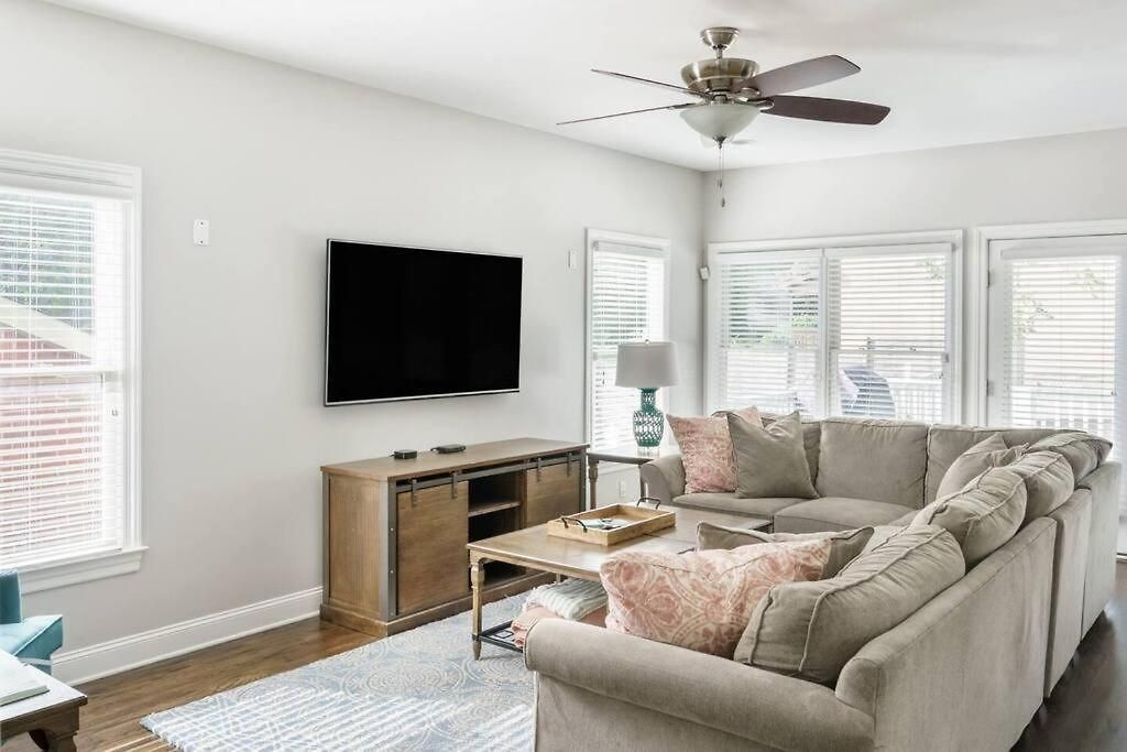 Holiday home Southern Charm Downtown, Walk To Farmers Market & Nashville