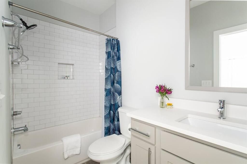 With En-suite Bath, Tv & Blackout Shades Holiday home Nashville