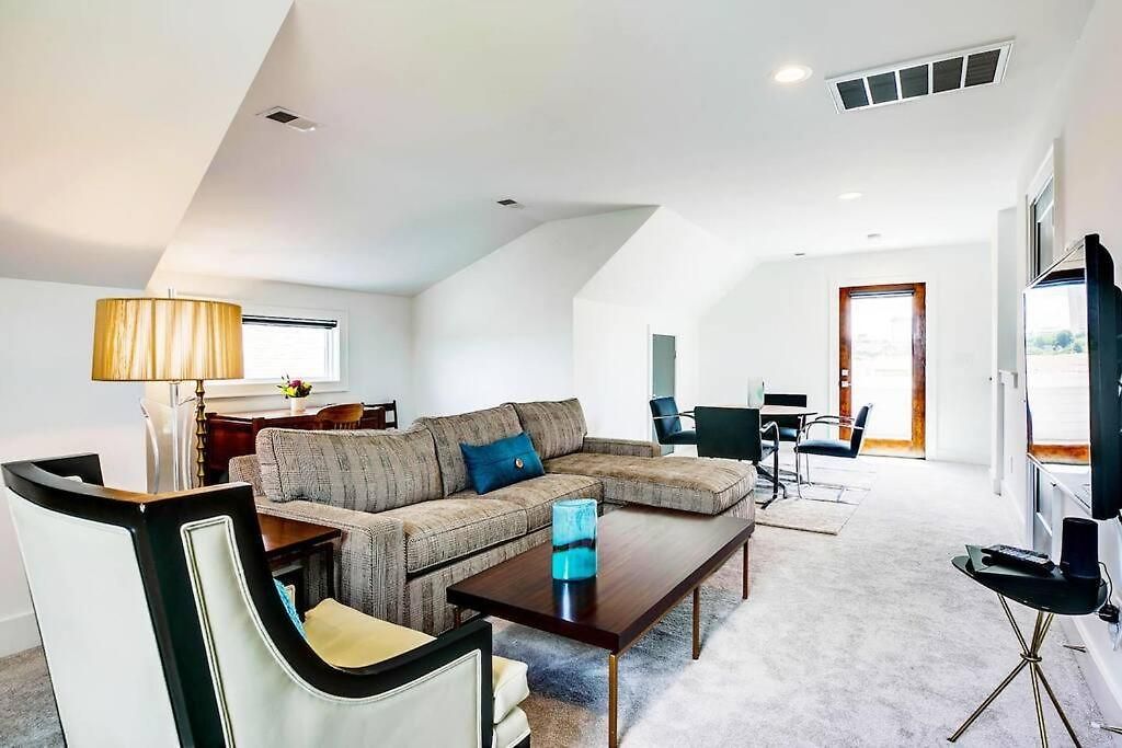 Holiday home Rooftop, Walk To Restaurants, Printers Alley, Downtown *