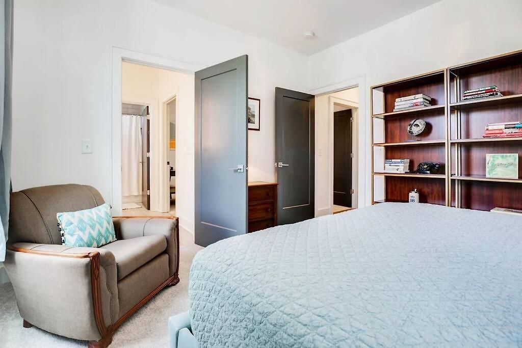 Rooftop, Walk To Restaurants, Printers Alley, Downtown Holiday home Nashville