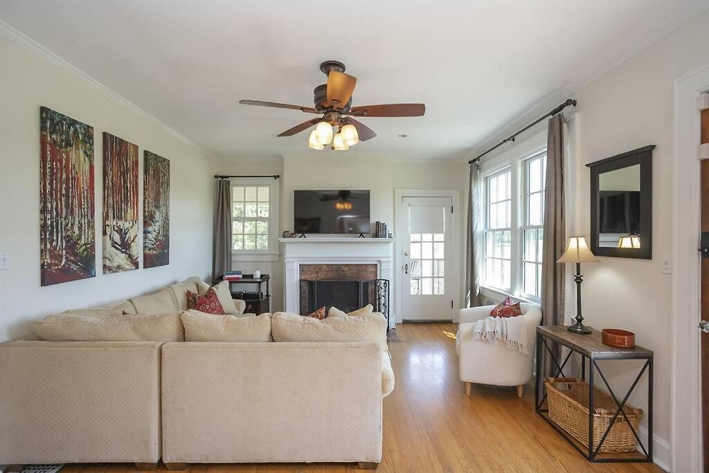 Golf Views, Porch Vibes, 3mi To Broadway! * Nashville