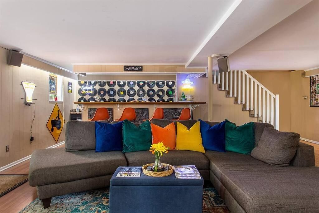 Honky Tonk Bar, Minutes To Airport & Broadway Holiday home