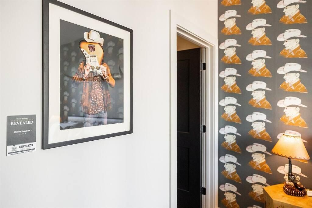 Apartment 2 Side By Side Units, The Honky Tonk Party Pads, Parking Gym Pool *