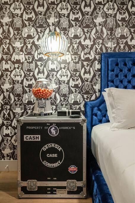2 Side By Side Units, The Honky Tonk Party Pads, Parking Gym Pool Apartment