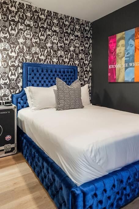 2 Side By Side Units, The Honky Tonk Party Pads, Parking Gym Pool Apartment