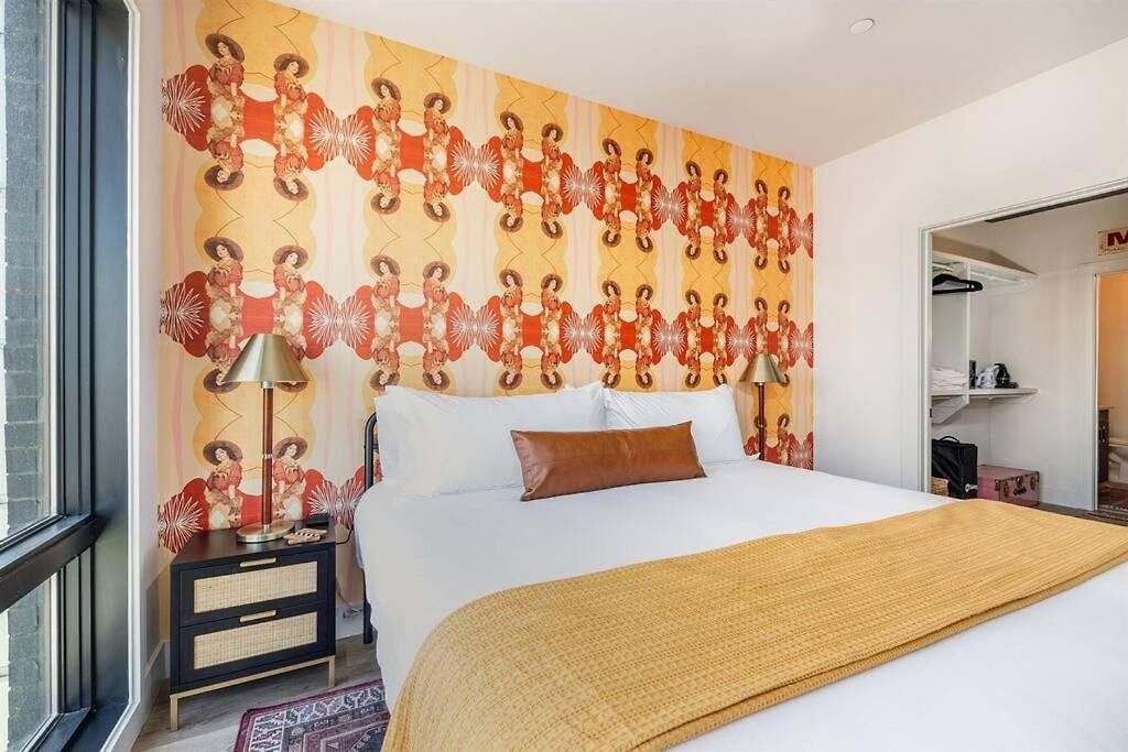Apartment 2 Side By Side Units, The Honky Tonk Party Pads, Parking Gym Pool *