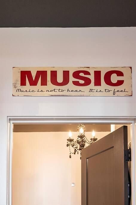 2 Side By Side Units, The Honky Tonk Party Pads, Parking Gym Pool Apartment Nashville