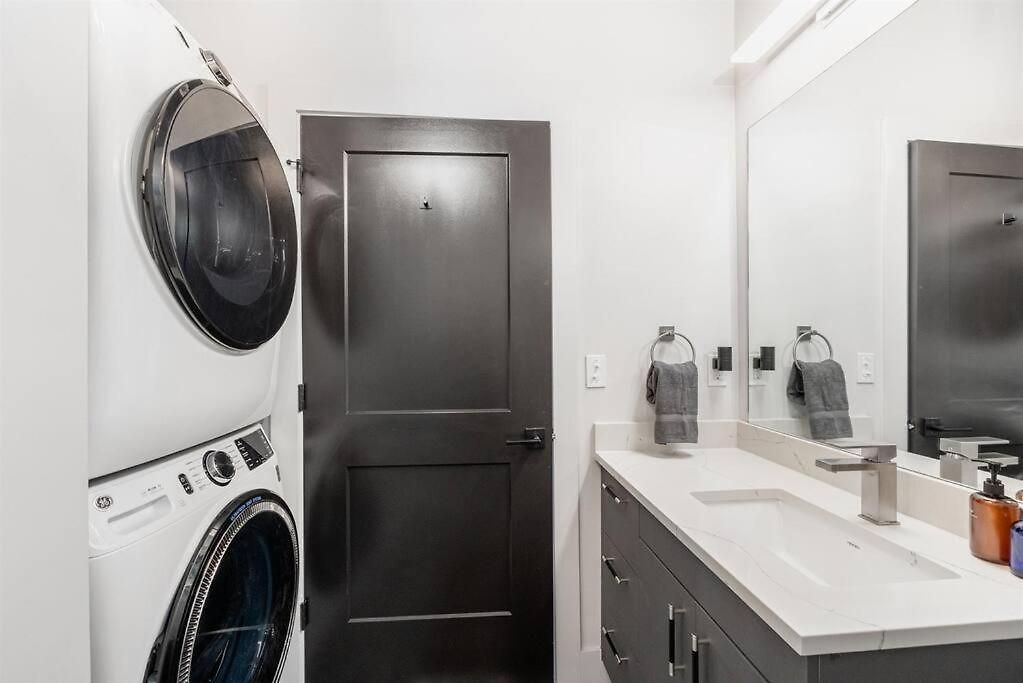 2 Side By Side Units, The Honky Tonk Party Pads, Parking Gym Pool * Nashville