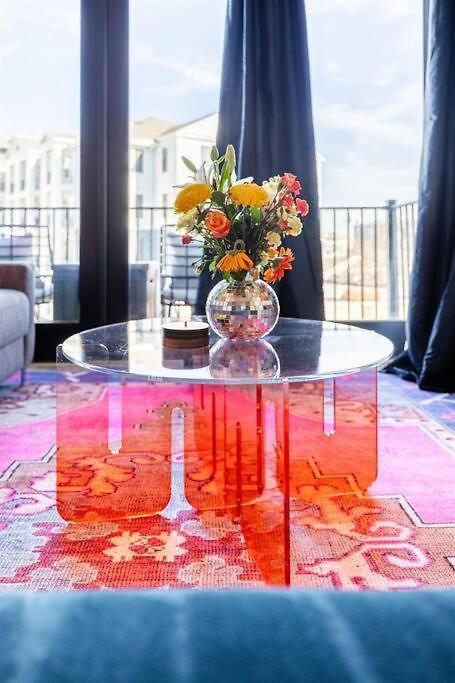 Downtown Midtown Vanderbilt, Honky Tonk Party Pad 2, Parking Gym Pool Apartment