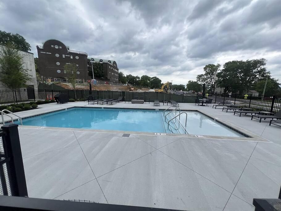 Downtown Midtown Vanderbilt, Honky Tonk Party Pad 1, Parking Gym Pool Apartment *