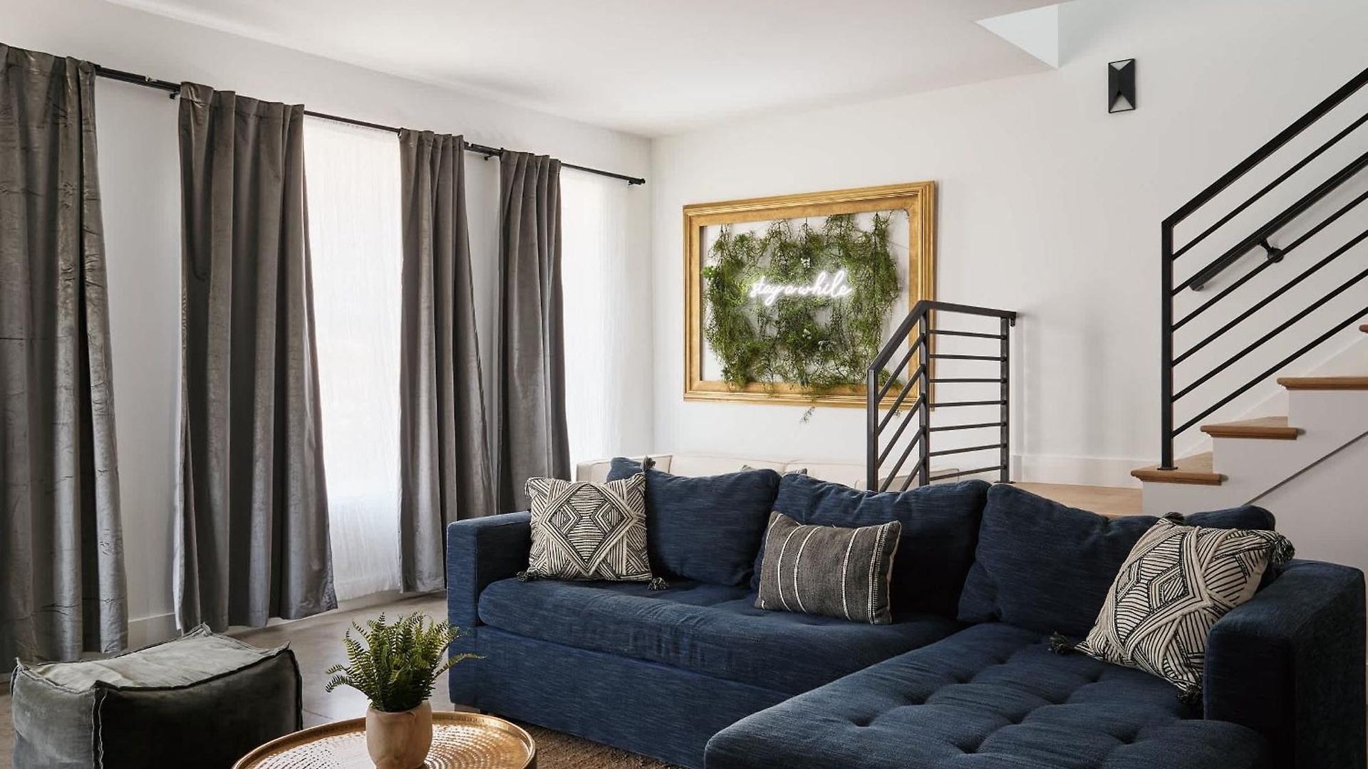 Holiday home 6 Bed With En Baths, Host Up To 20, Rooftops, Parking, Gourmet Kitchens, Cozy Living Spaces, Skyline Views & Fire Table, Near Downtown, Distilleries & Marathon Village, High-speed Wi-fi, 24hr Hospitality Nashville