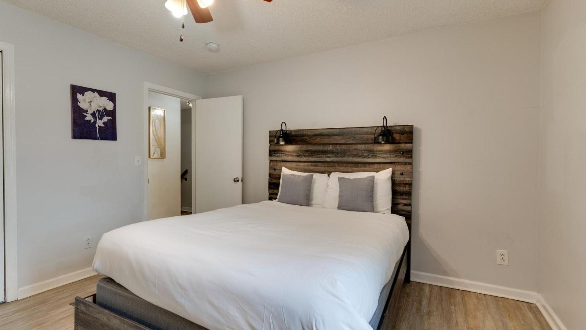 2 Bdr With Free Parking! 2m To Broadway! Apartment *
