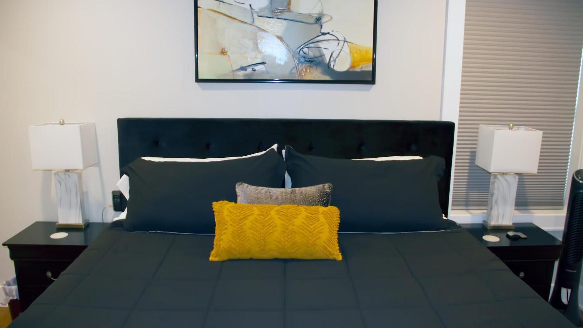 8 Minutes To Downtown! Holiday home