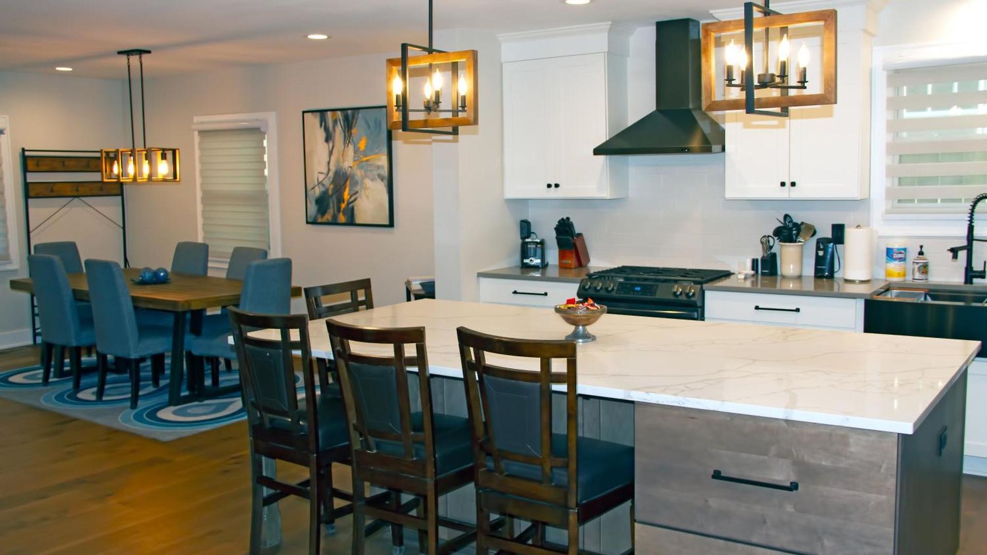 Holiday home 8 Minutes To Downtown!