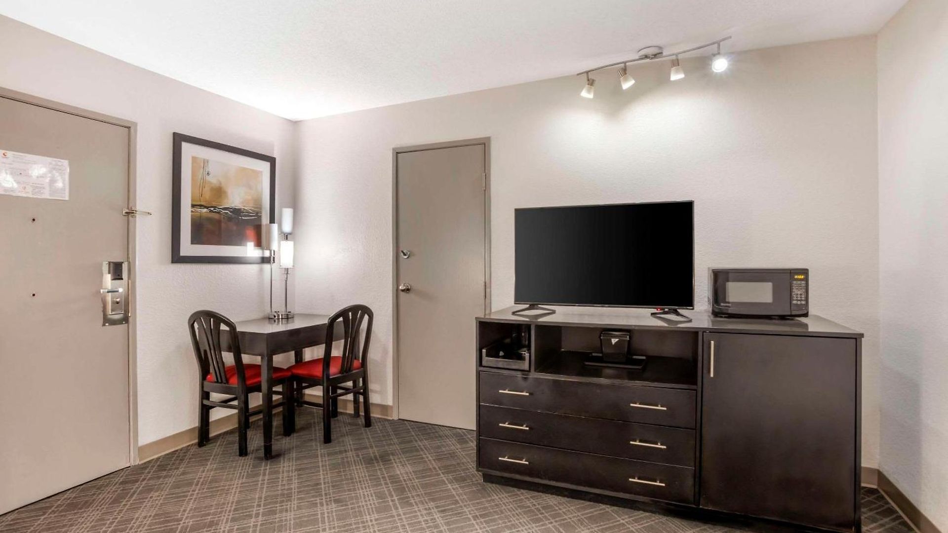 Comfort Airport - Bna 4*