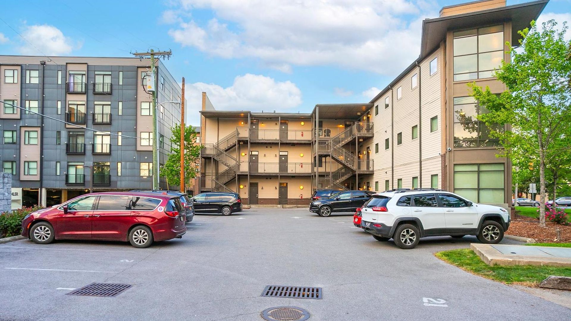 Music Row W Free Parking Apartment