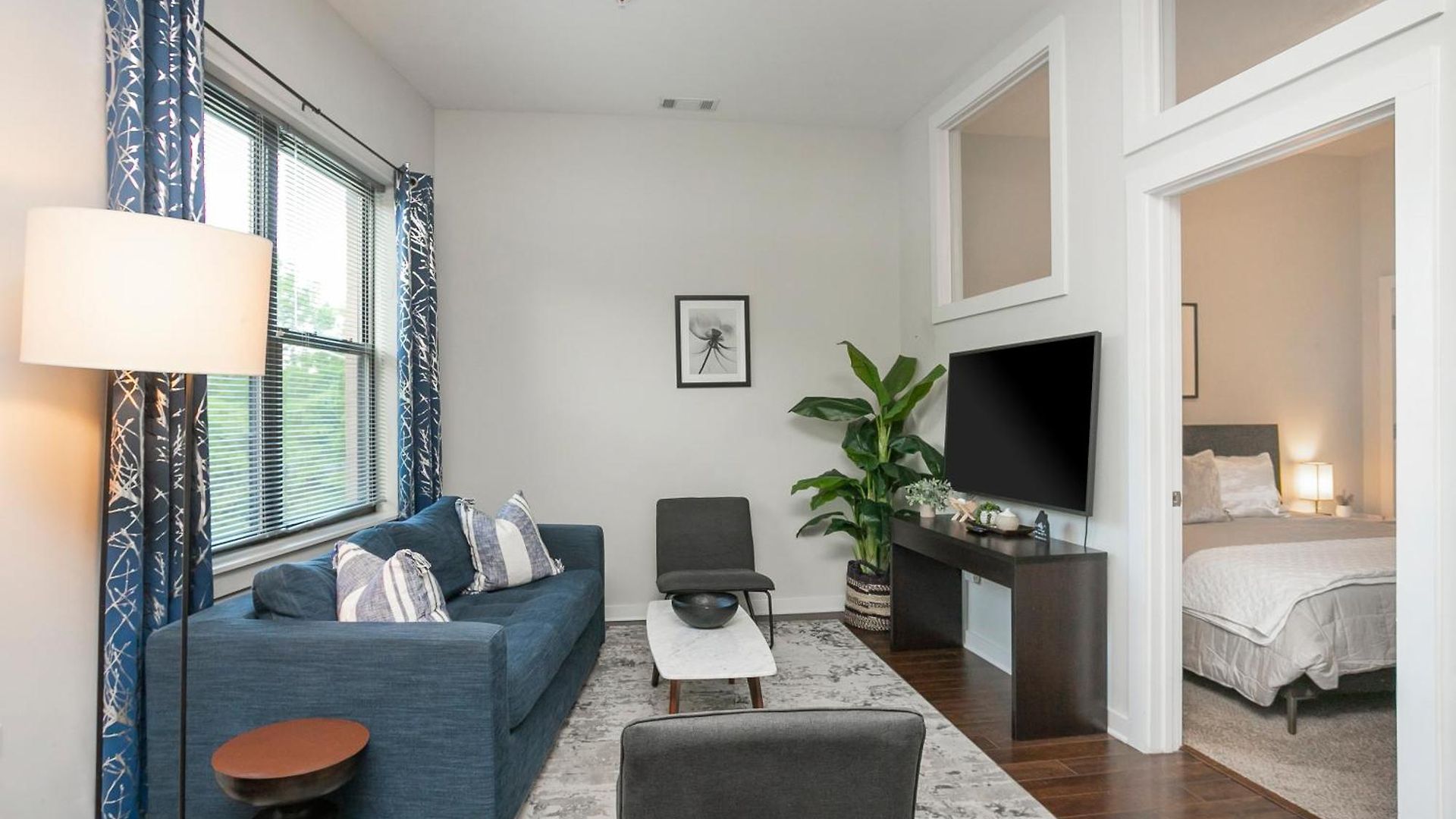 Music Row W Free Parking Apartment