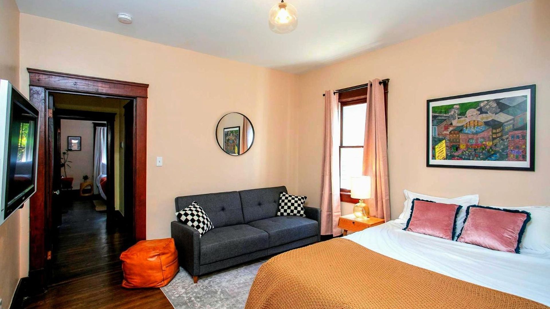Holiday home Bright In Hip East Walk To 5 Points - Only 2 Miles To Downtown Nashville