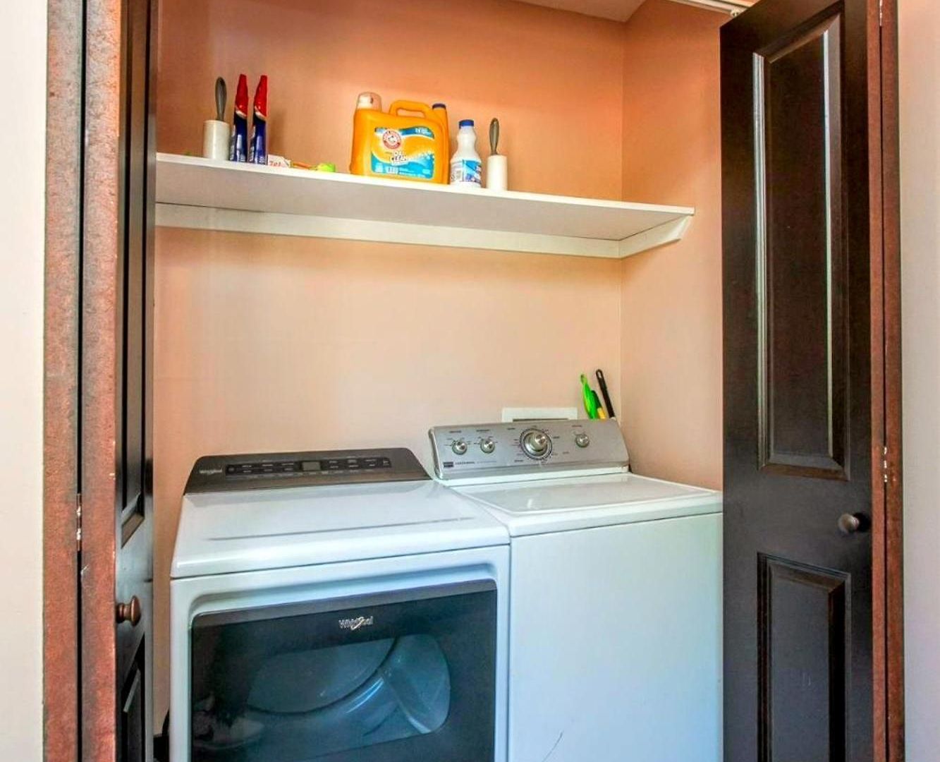 Bright In Hip East Walk To 5 Points - Only 2 Miles To Downtown Holiday home