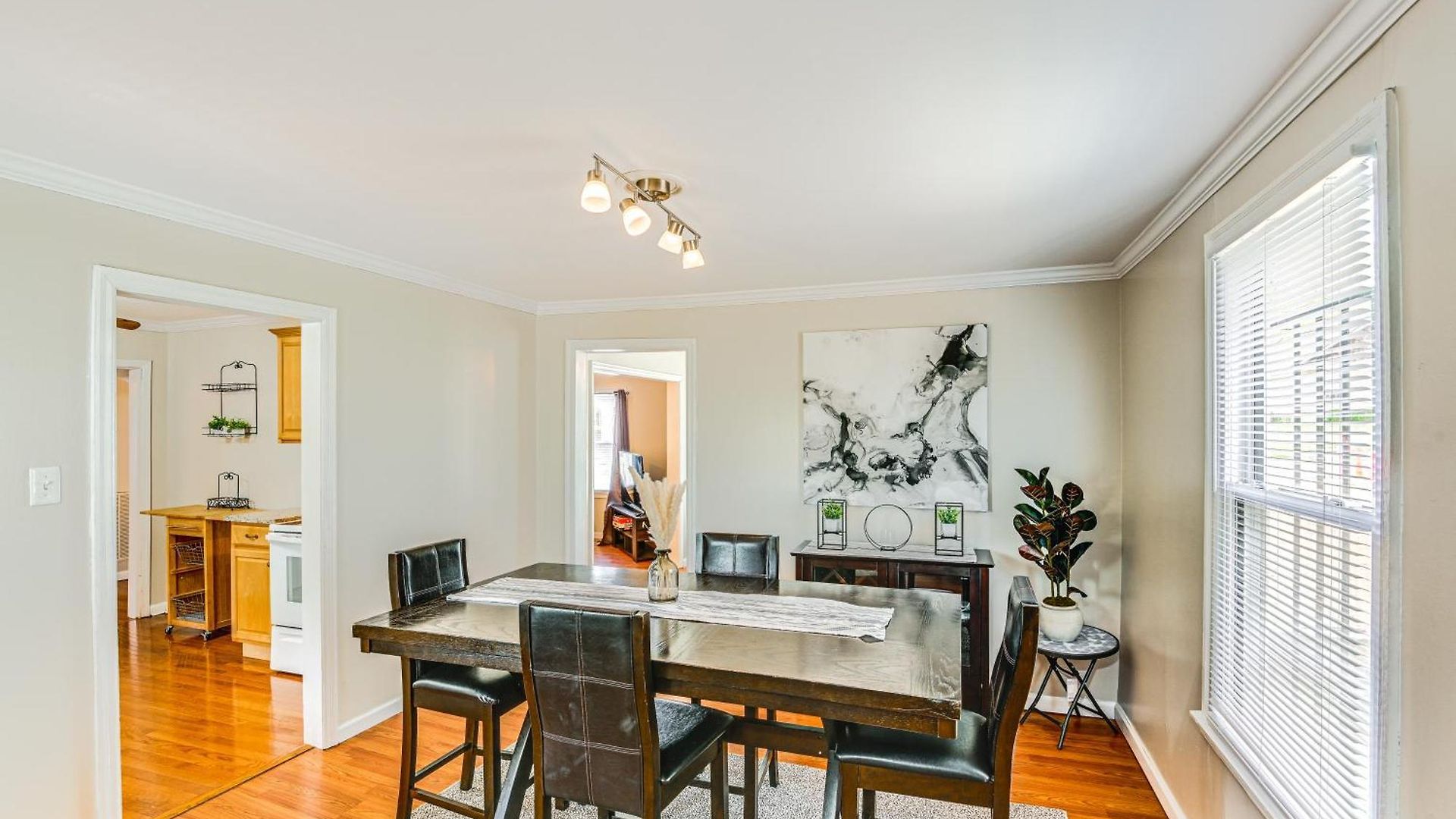 Holiday home Modern Vacation ~ 3 Mi To Downtown! *