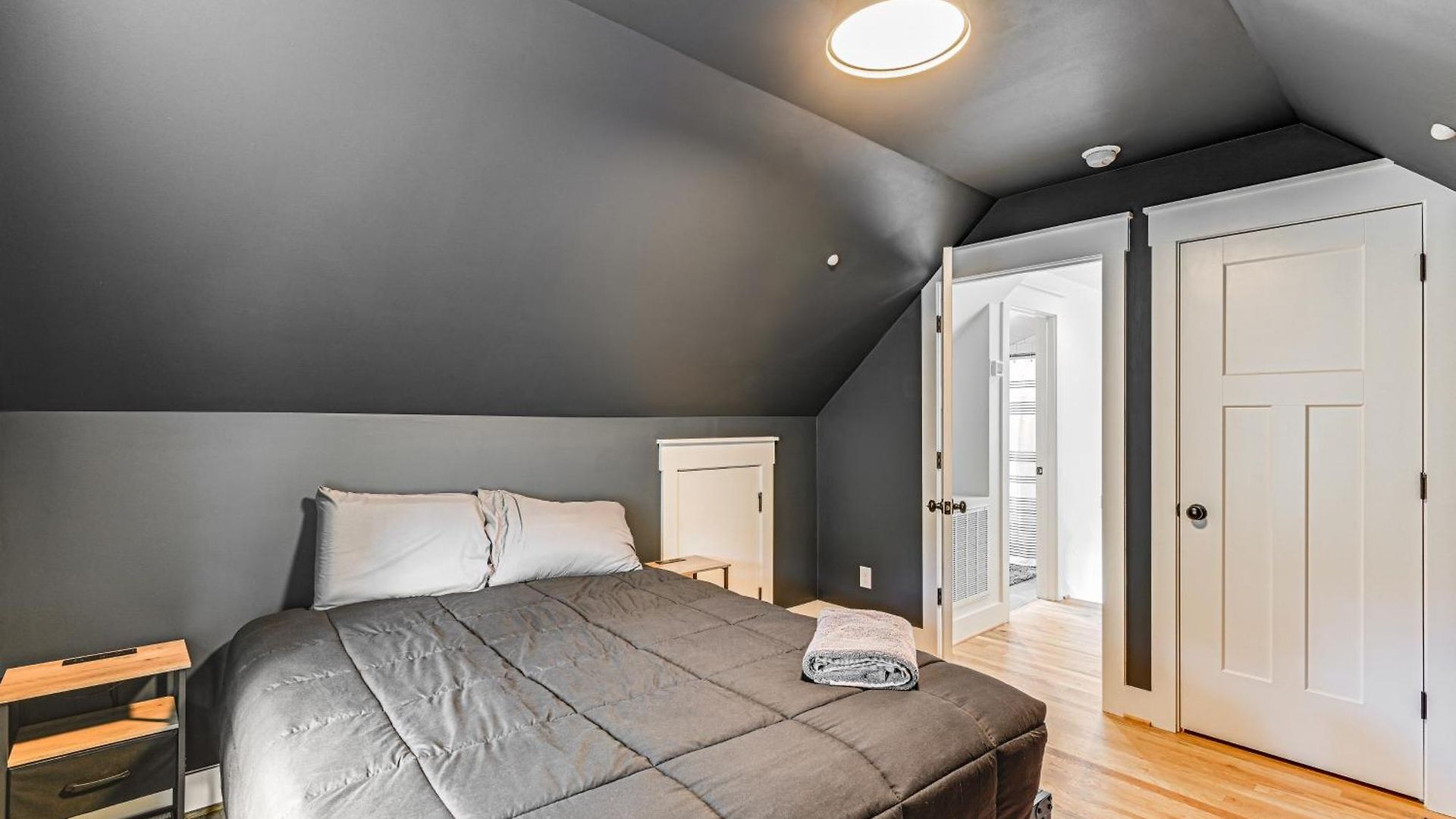 Holiday home 12 South Neighborhood: Home W/ Modern Flair! *