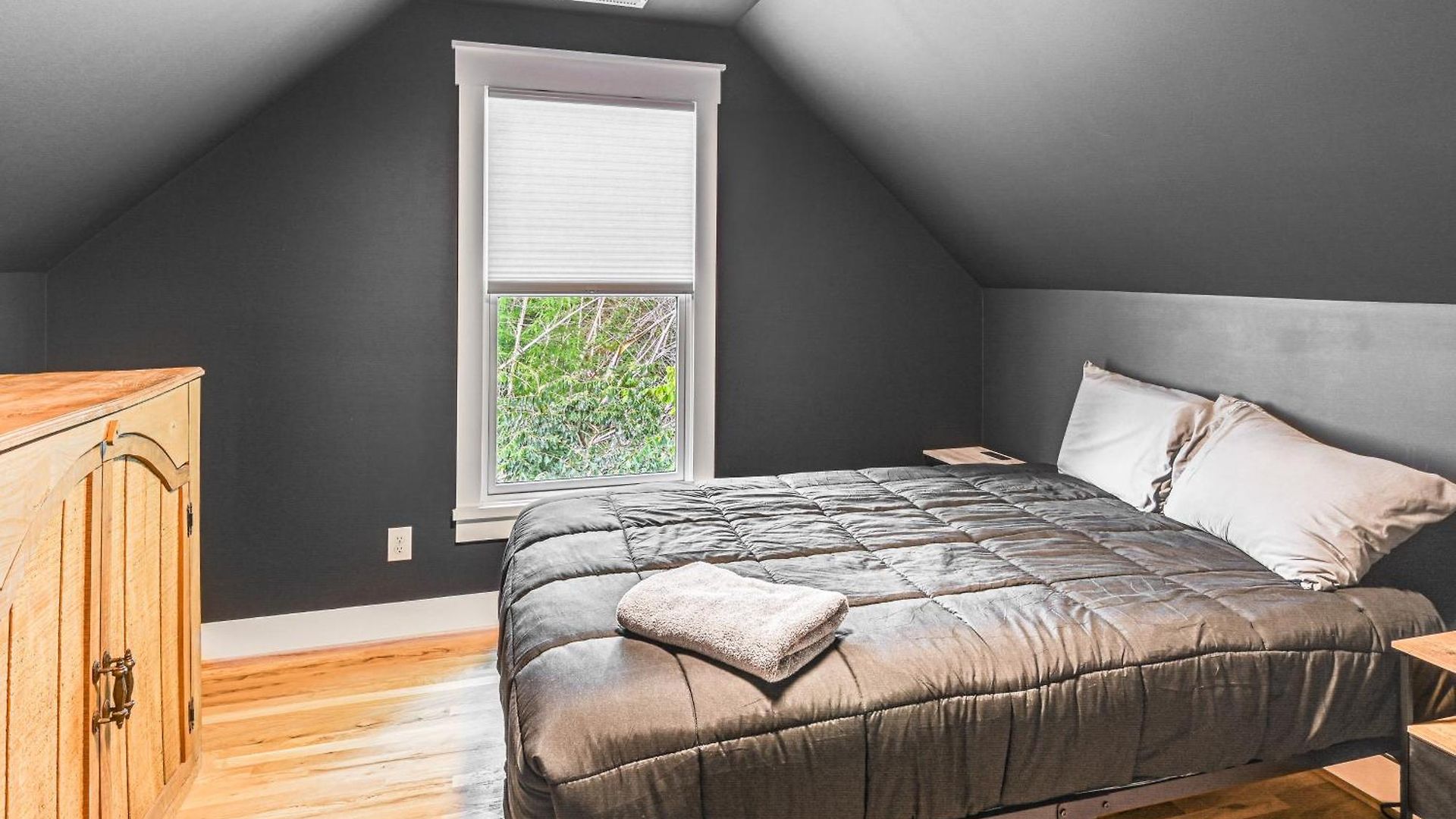 12 South Neighborhood: Home W/ Modern Flair! Holiday home Nashville