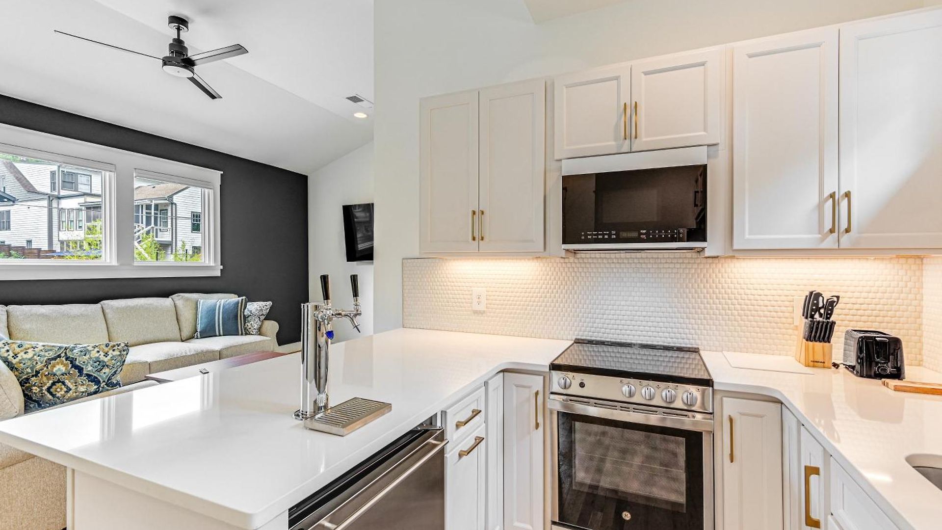 Holiday home 12 South Neighborhood: Home W/ Modern Flair! *