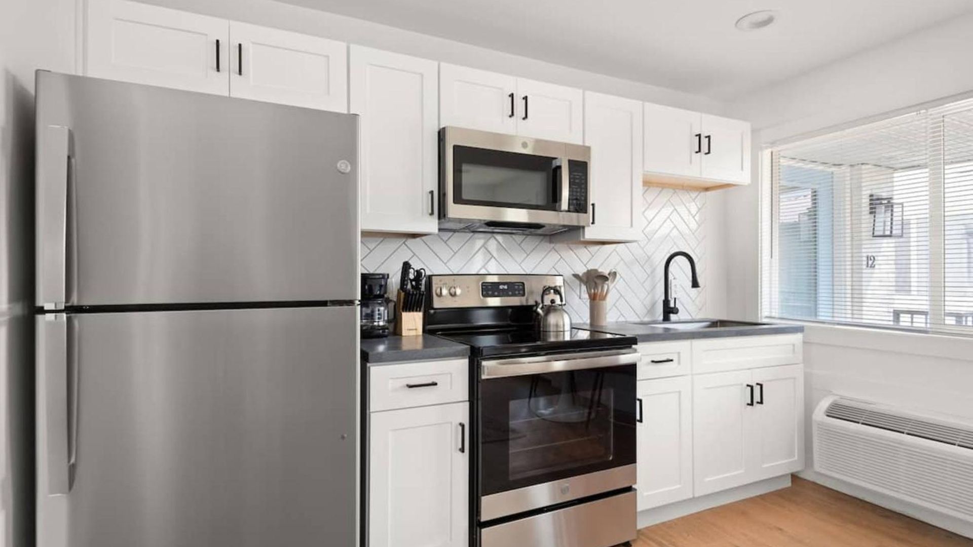 Apartment Vibes- Stay, Play, And Relax Unit 5b Apts