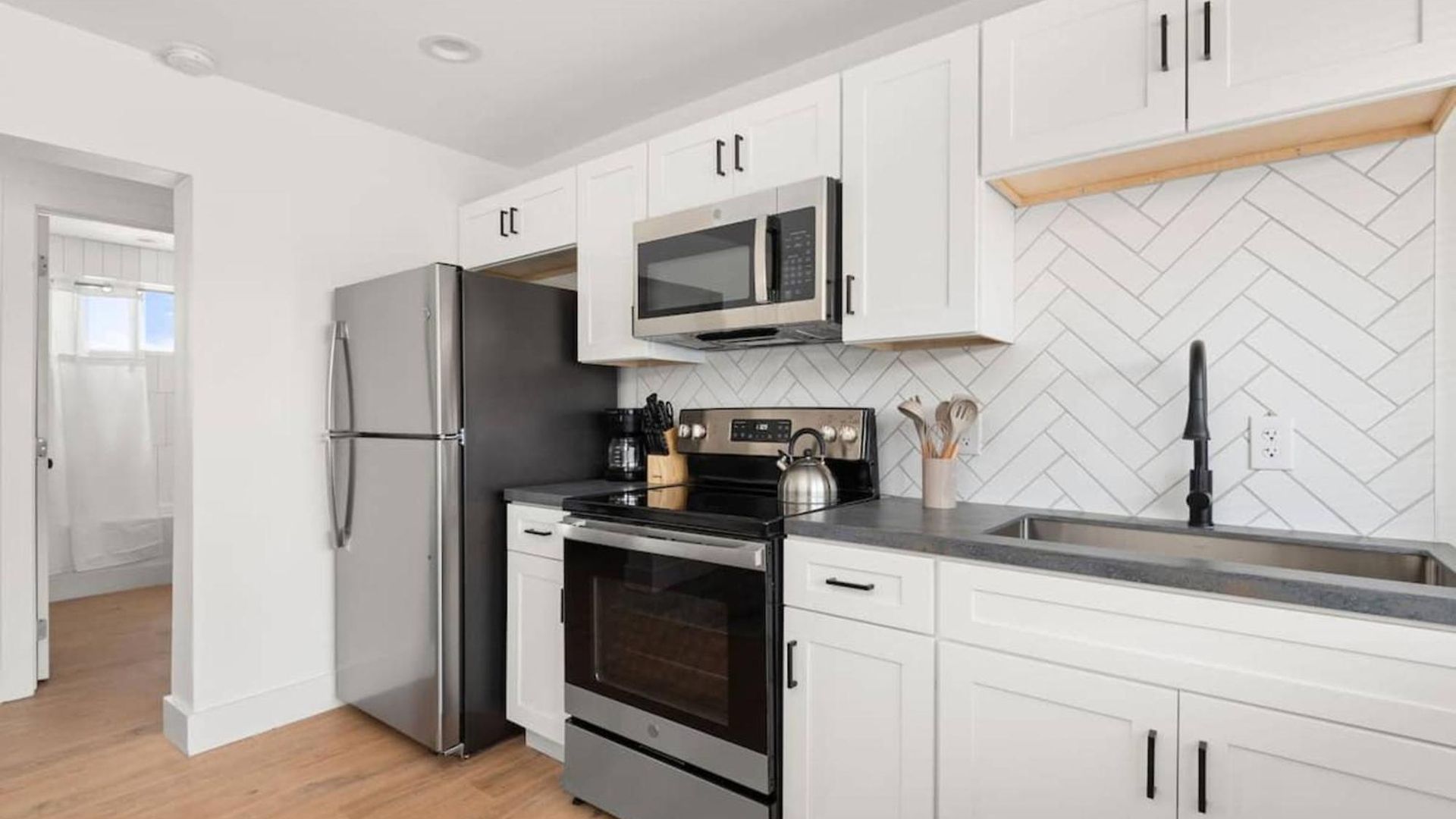 Apartment Vibes- Stay, Play, And Relax Unit 5b Apts