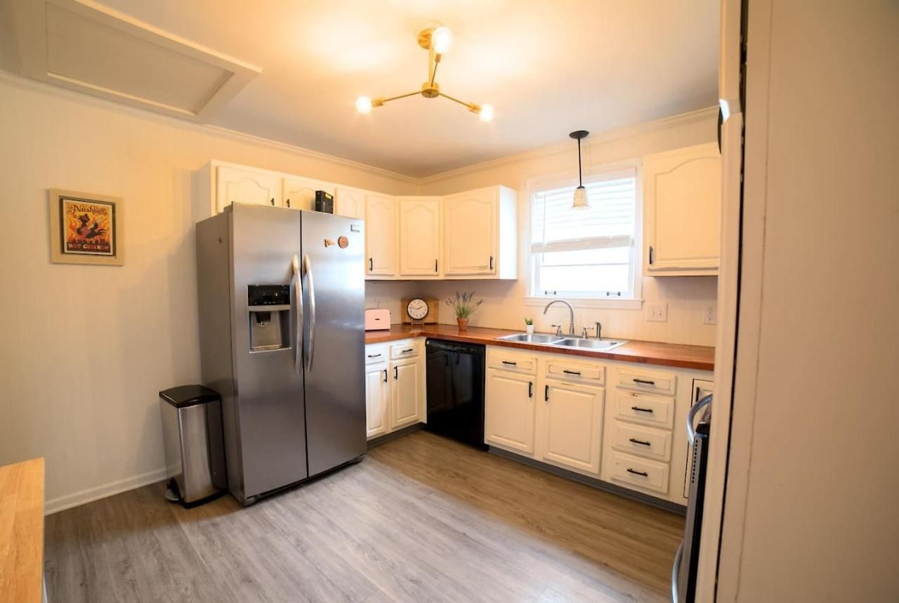 Cozy Getaway Mins To Downtown, Broadway Airport Nashville