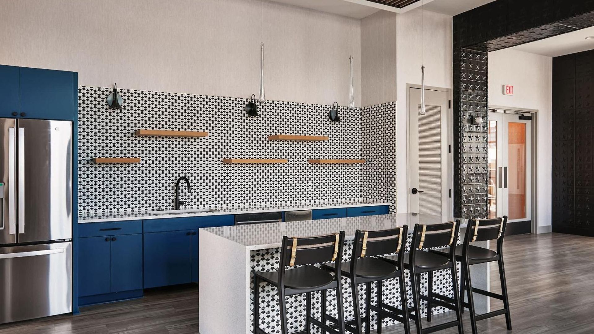 Modern Music Row With King & Queen Bedrooms + Private Balcony Pool & Fitness Center Walk To Rca B & Local Dining Under 2 Miles To Broadway Garage Parking Elevator Access 24 Hr Hospitality