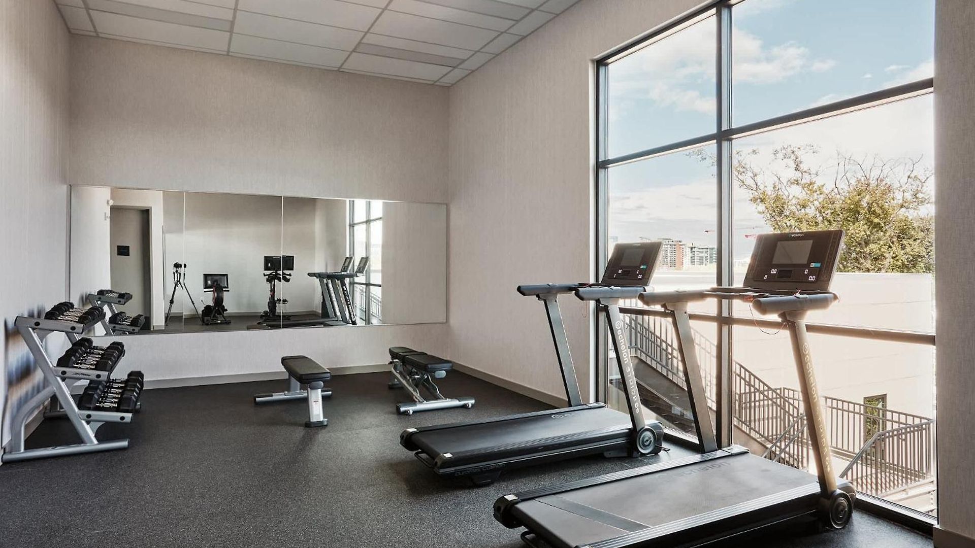 Holiday home Modern Music Row With King & Queen Bedrooms + Private Balcony Pool & Fitness Center Walk To Rca B & Local Dining Under 2 Miles To Broadway Garage Parking Elevator Access 24 Hr Hospitality
