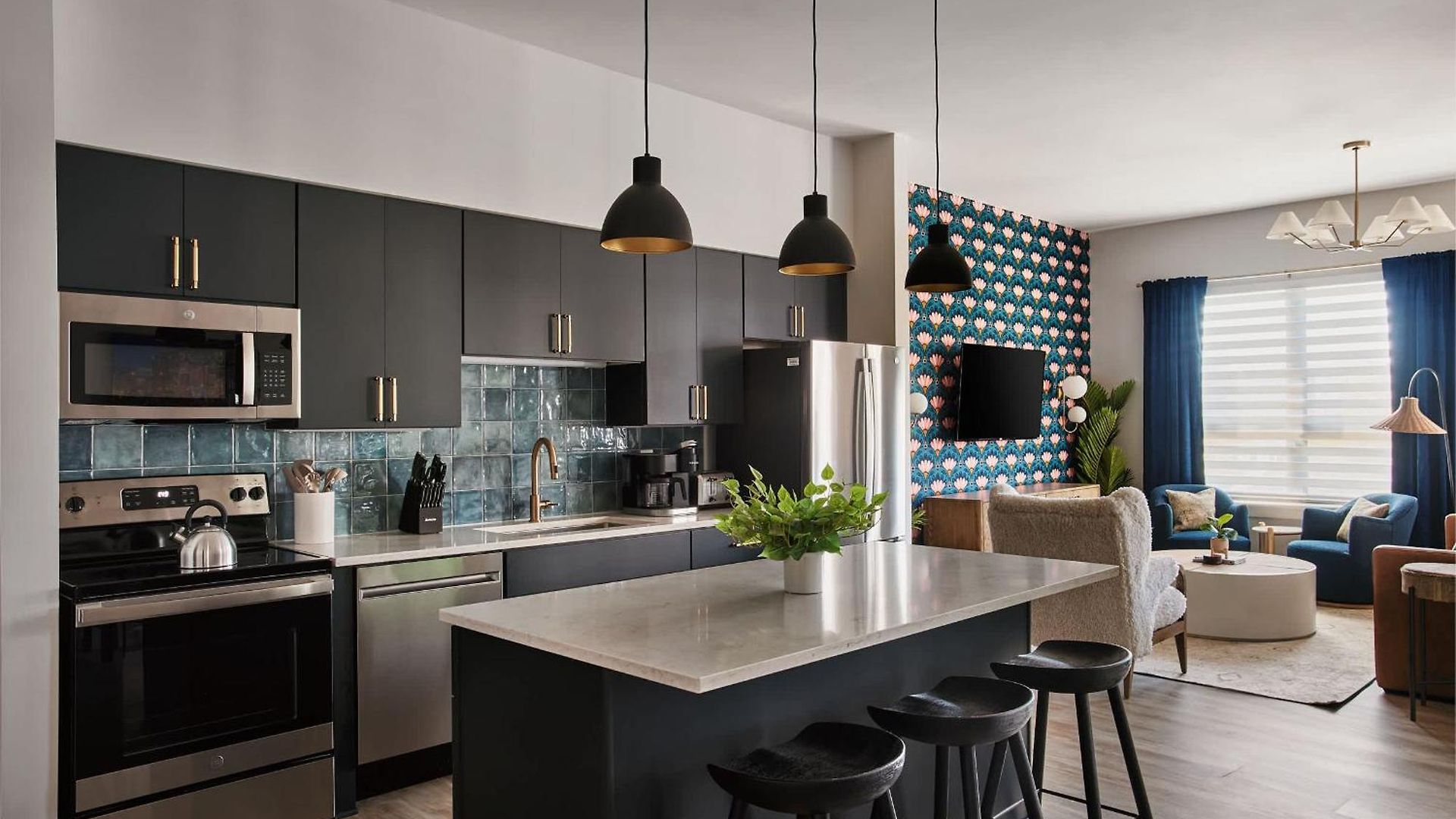 Holiday home Modern Music Row With King & Queen Bedrooms + Private Balcony Pool & Fitness Center Walk To Rca B & Local Dining Under 2 Miles To Broadway Garage Parking Elevator Access 24 Hr Hospitality Nashville
