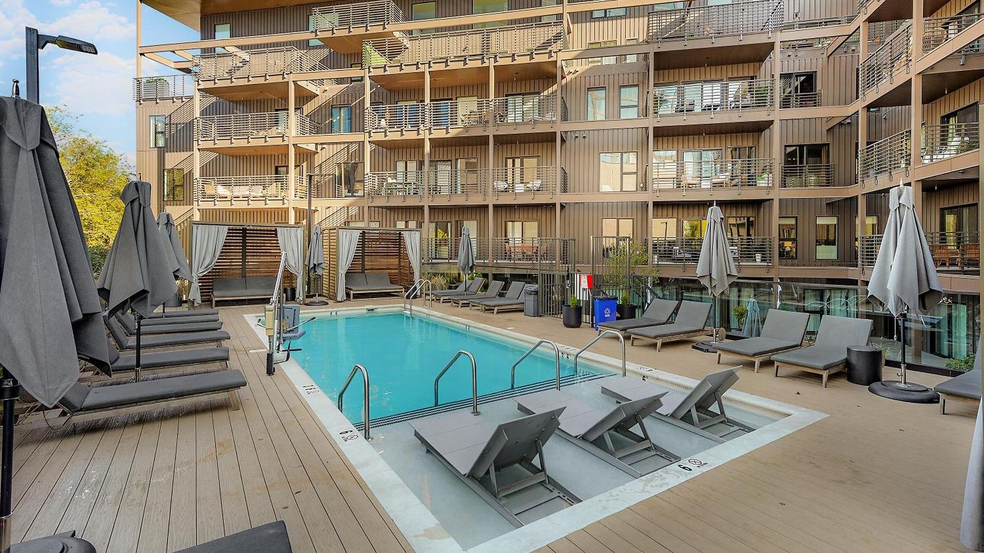 Apartment Luxury Penthouse With 2 Floors Pool Patio Gym Walk To Broadway *