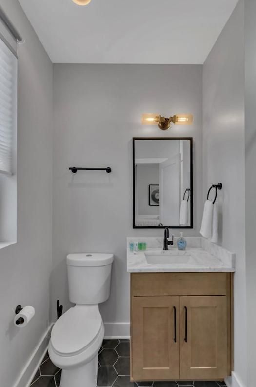 10 Min Drive Downtown, Roof Deck, Pet Friendly Holiday home Nashville