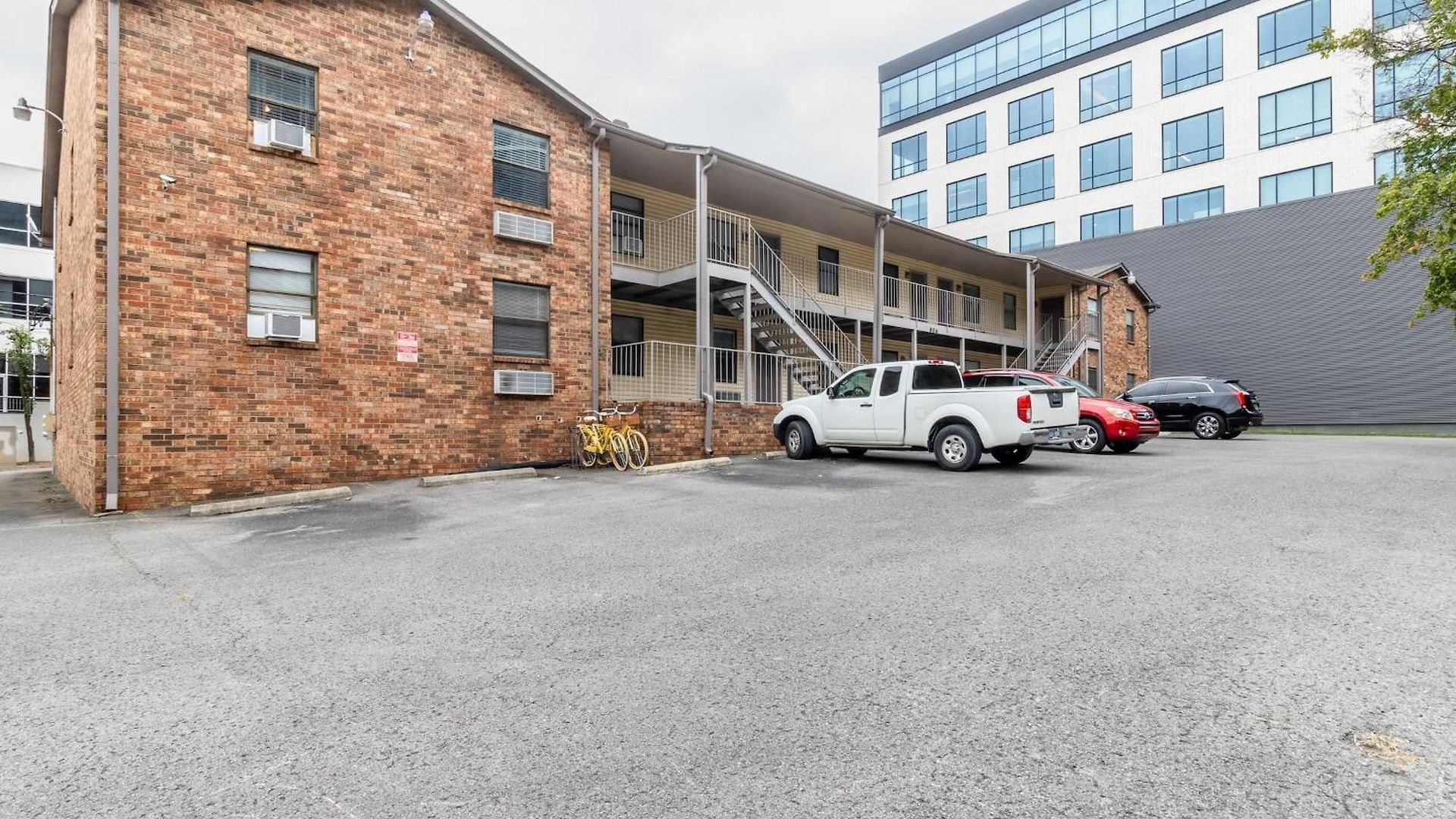 Apartment Downtown 1br With Full Kitchen, Pet-friendly