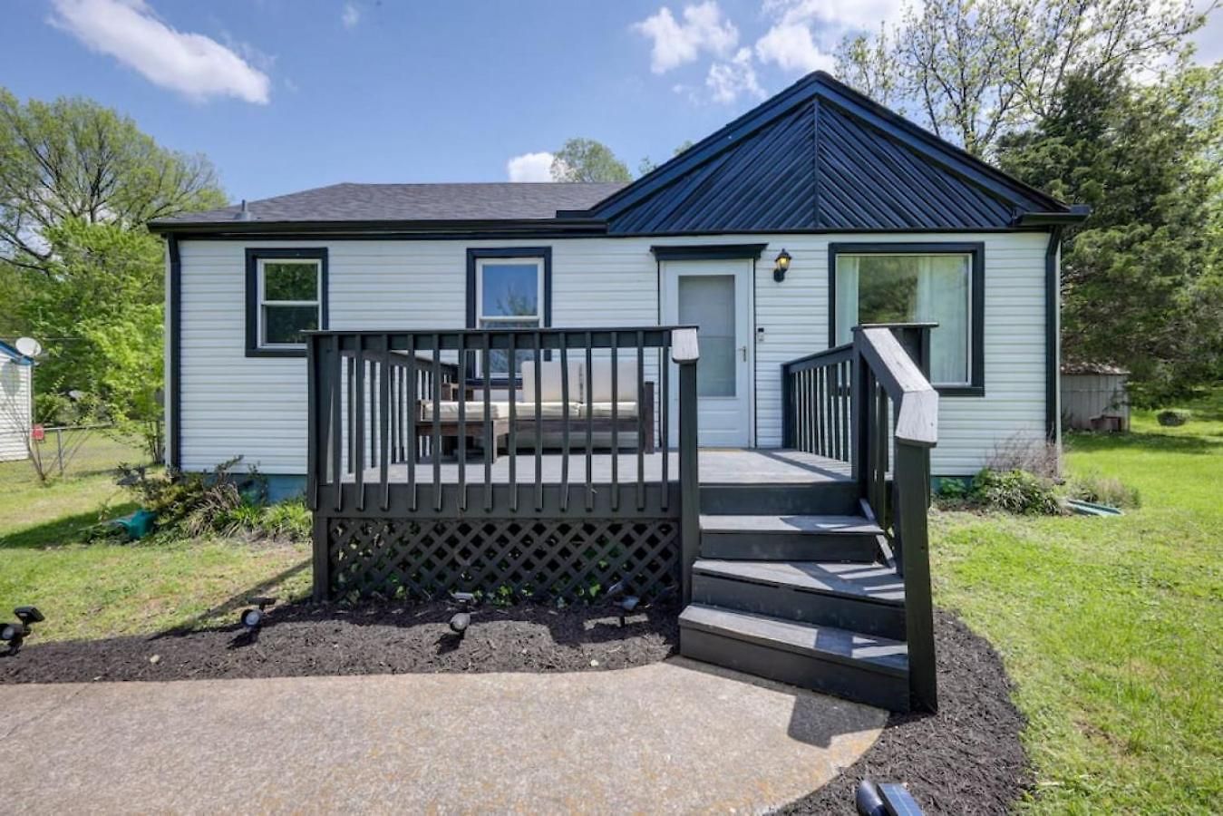5 Min To Airport Pet Friendly Fire Pit Fenced Yard Holiday home