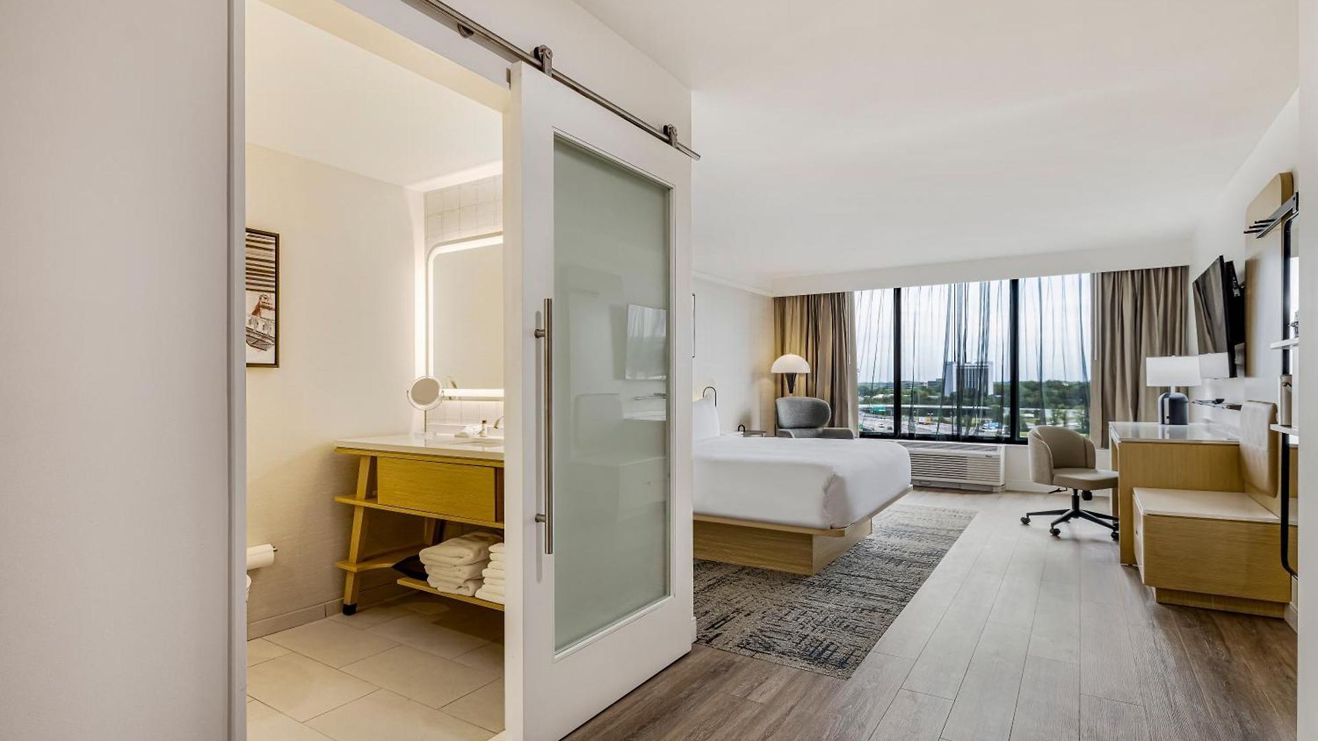 Delta By Marriott Airport 3*